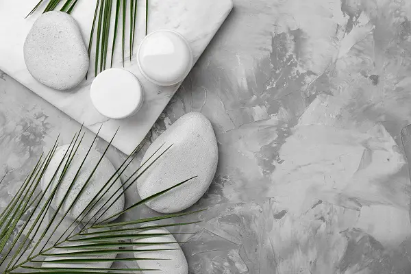 美魔女 吉瀬美智子の美肌の秘訣が知りたい 愛用化粧品からスキンケア方法まで Boniful ボニフル